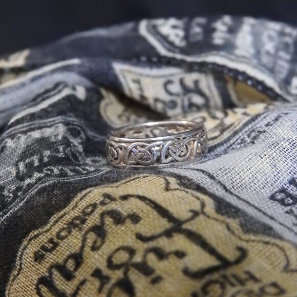 Sterling Silver Celtic Ring Band Size 4.75 - Picture 10 of 12